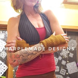 NWT* Handmade Fingerless gloves 💜 MarpleMade Designs, fitted, soft acryl